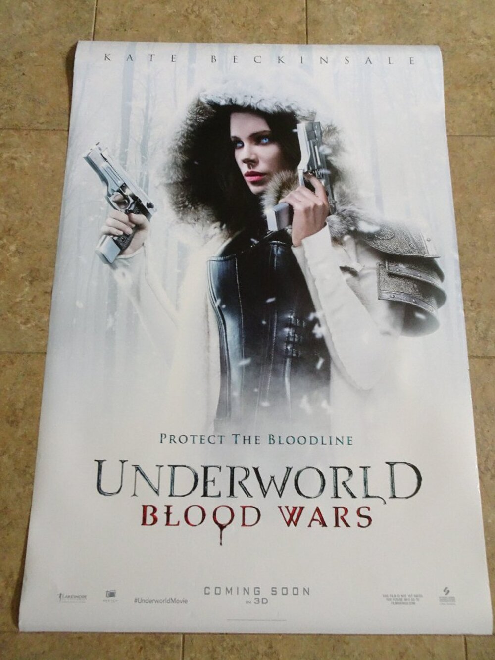 Underworld Blood Wars - Movie Theater with Kate Beckinsale as Selene - Advance